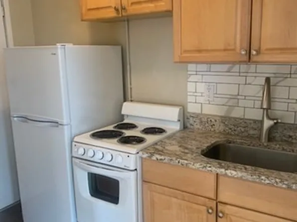 20 Coral Ave APT 10, Winthrop, MA 02152