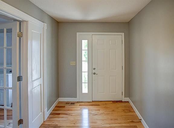 3rd image of 3406 Manassas Dr