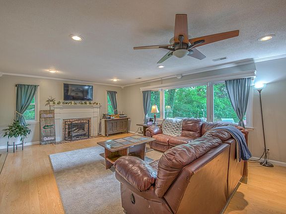 2nd image of 4036 Lakota Pl