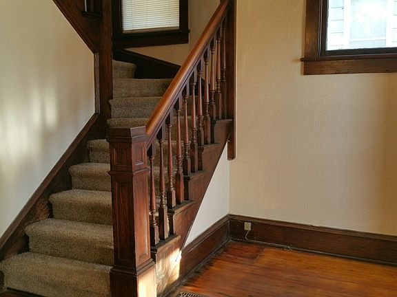 2nd image of 109 15th St