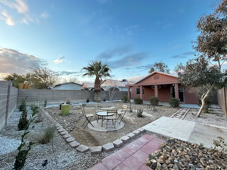 2009 Emerald Green Ave — Photo 10