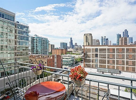 5th image of 1631 S Michigan Ave APT 601