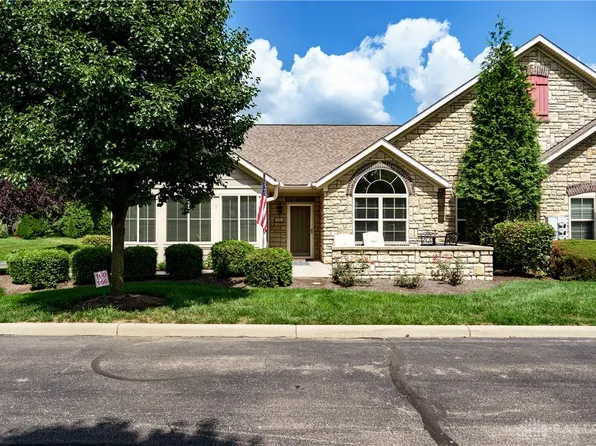 156 Scarborough Village Dr, Dayton, OH 45458