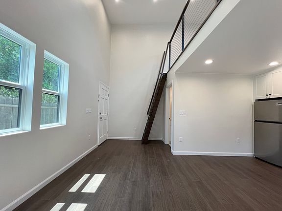 3rd image of 1162 N Loma Vista Dr #B