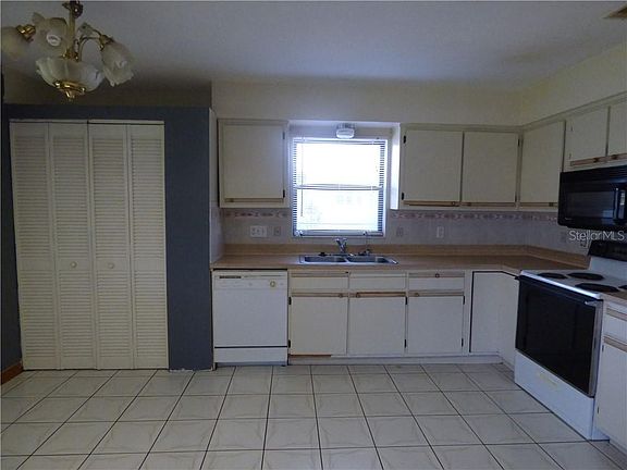3rd image of 10308 Brownwood Ave