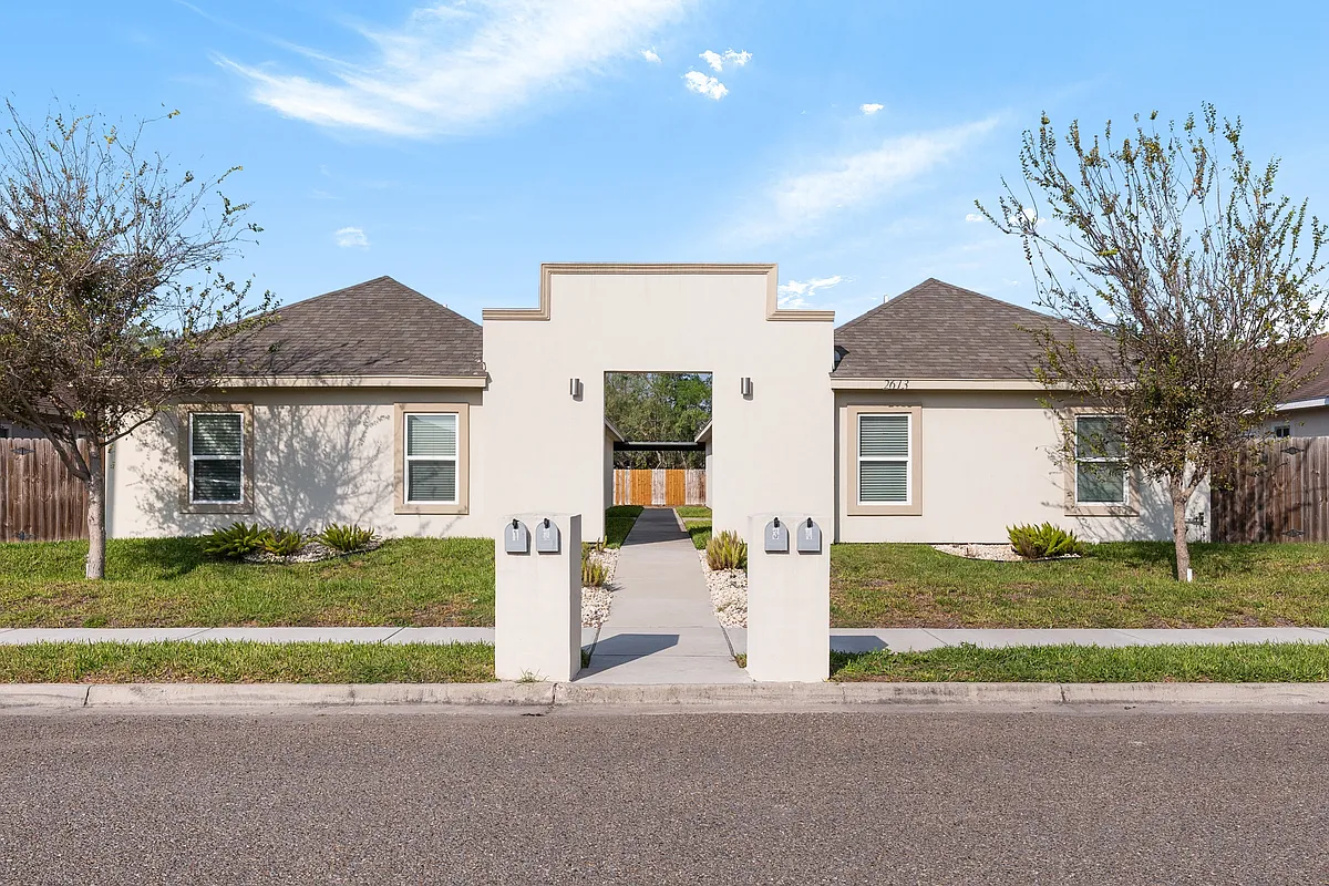 Building Photo - 2613 Larkspur Ave #1