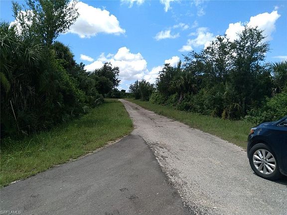 Home For Sale In Lehigh Acres