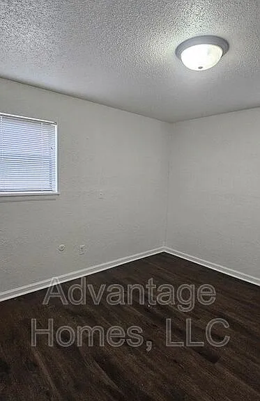 711 N 70th St #B — Photo 11