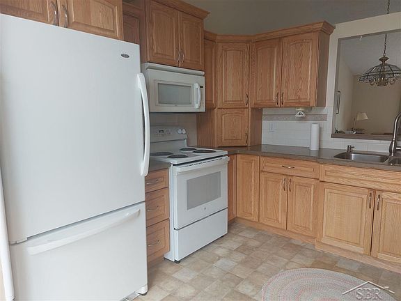 4th image of 2 Mallard Cove Dr E