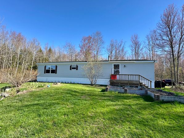 10 Bush Road, Clinton, ME 04927