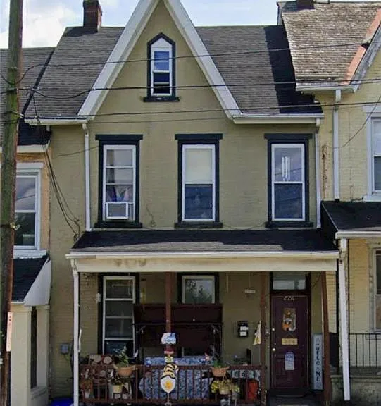 228 W 3rd St — Photo 1