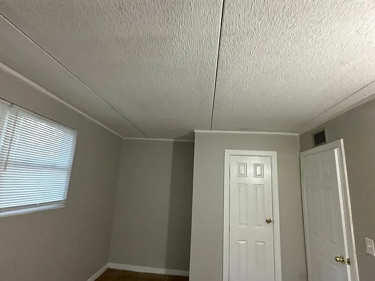 2851 Sophia St — Photo 28