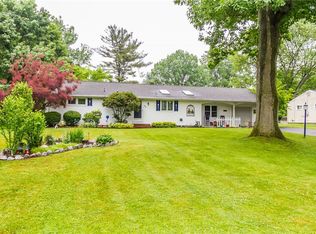 44 Horizon Dr, Rochester, NY 14625