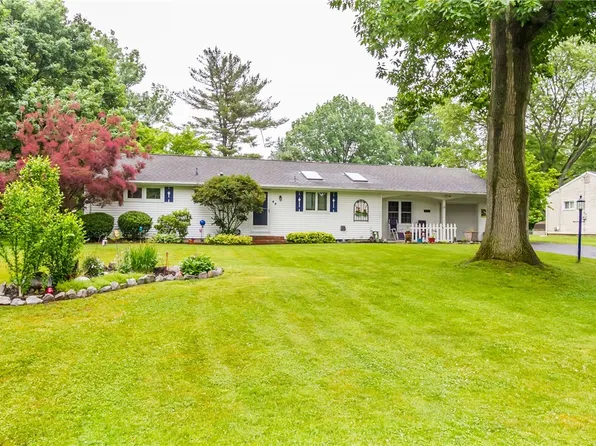 44 Horizon Dr, Rochester, NY 14625