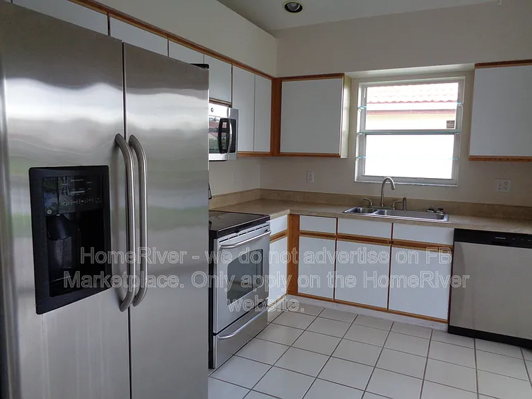 7512 Stirling Bridge Blvd N — Photo 6