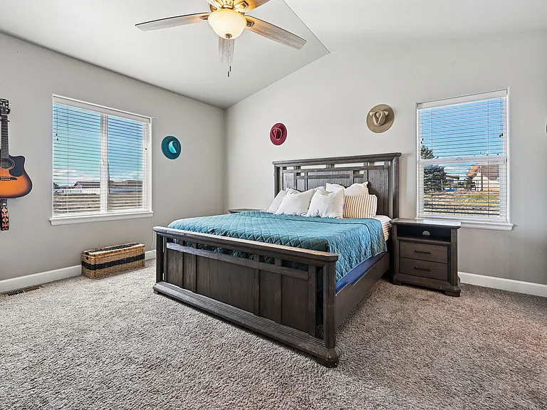 1140 E Dove Creek Dr — Photo 13