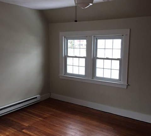 4th image of 240 Roger Williams Ave