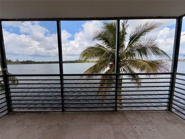 1075 NE Miami Gardens Dr APT 306, Miami, FL 33179