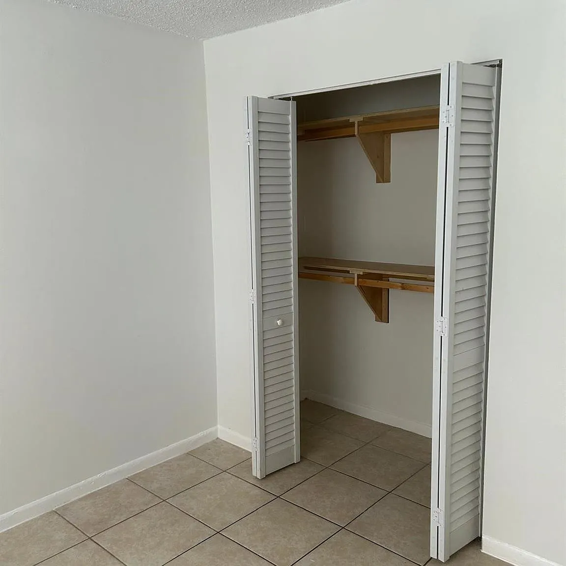 2 bed, 1.0 bath, 830 sqft, $1,750 — Photo 3