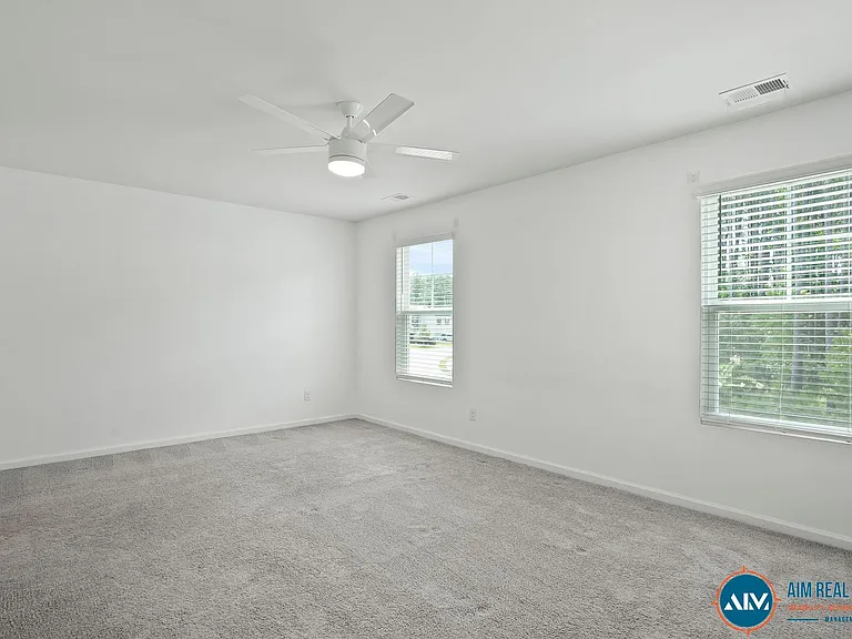127 Auditorium Rd — Photo 25