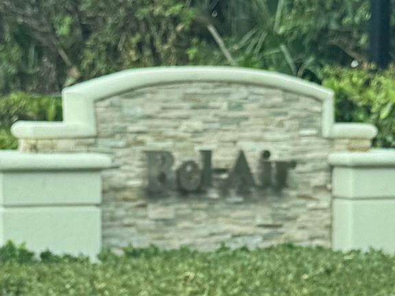 2nd image of 2020 Coral Reef Dr
