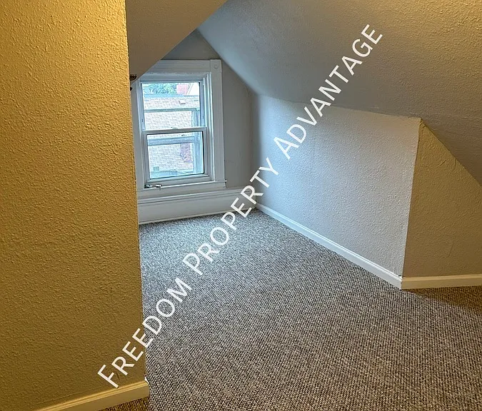 905 Cherokee St — Photo 7