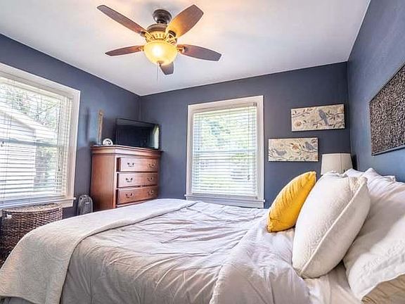 3rd image of 1025 McElroy Way
