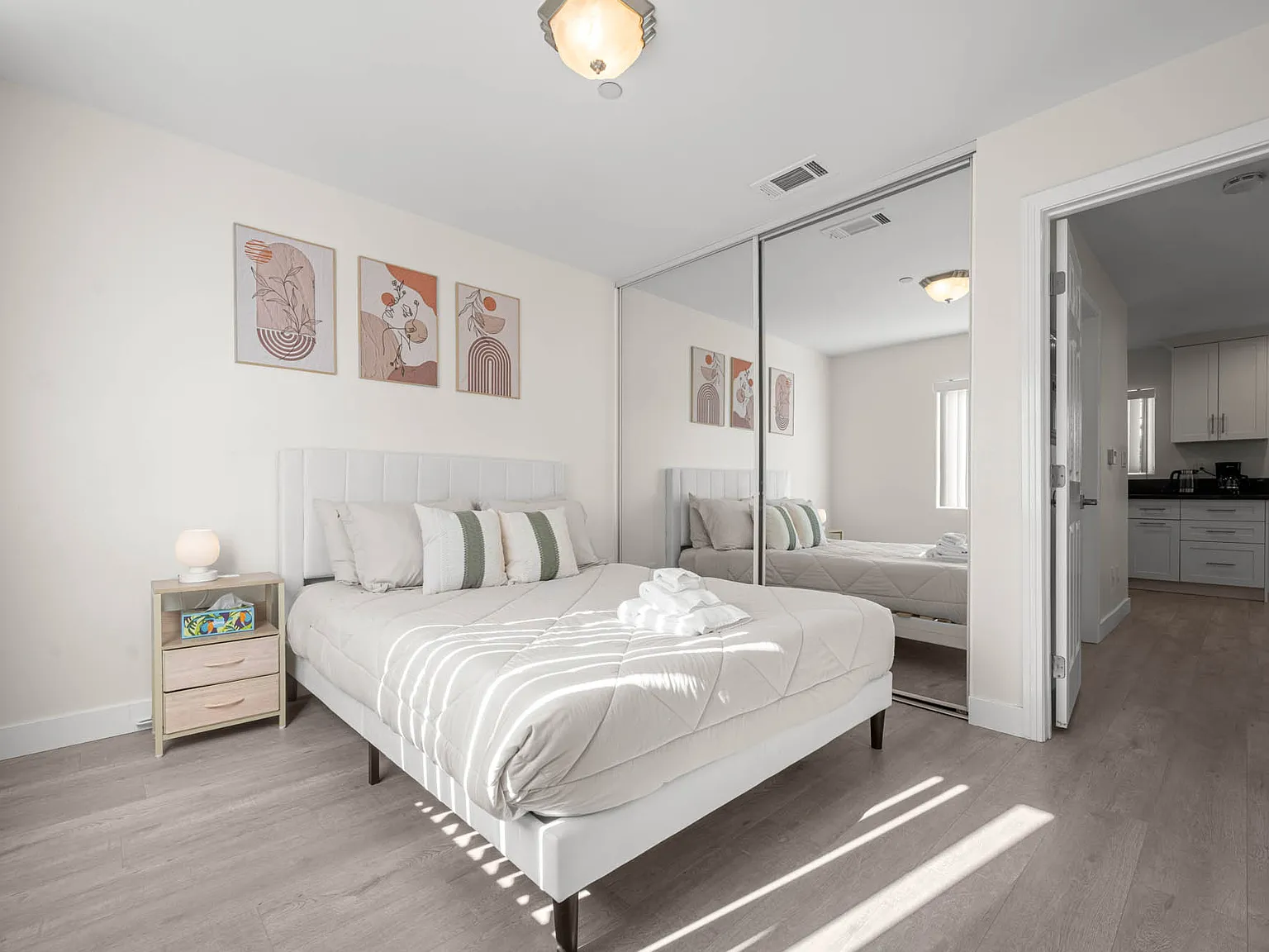 1 bed, 2577 sqft, $3,000 — Photo 3
