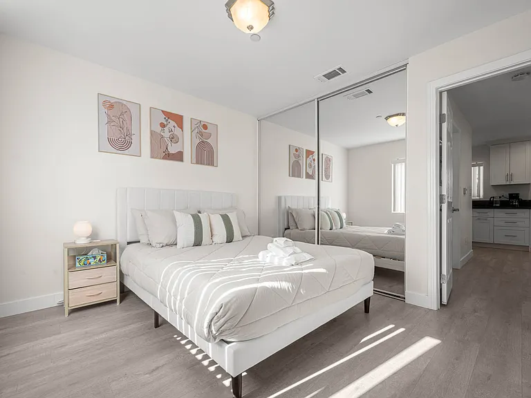 2239 N Niagara St #103 — Photo 3