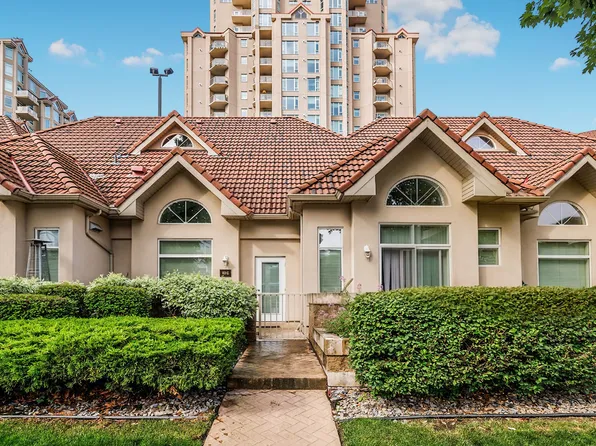 1128 Sunset Dr Unit 102, Kelowna, BC V1Y 9W7
