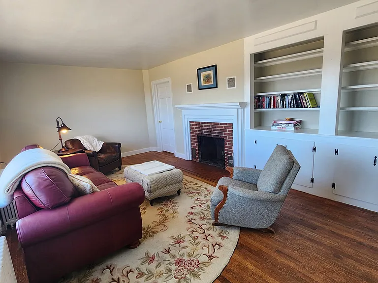 2420 James River Rd — Photo 5
