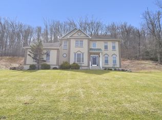 21 Split Rock Rd, North Haledon Boro, NJ 07508