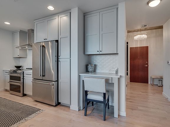 4th image of 301 Demonbreun St Unit 1914