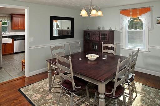 4th image of 745 Summer St