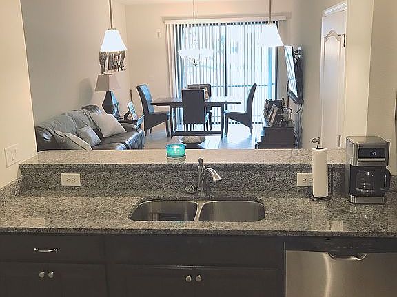 4th image of 5184 Bay Isle Cir