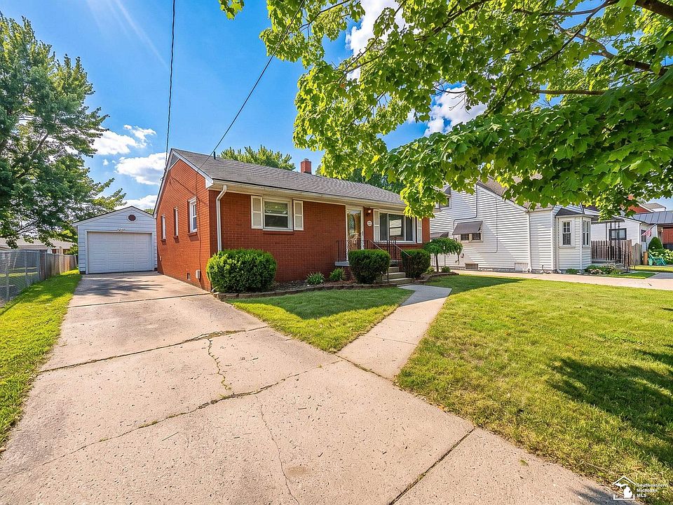 1st image of 5929 Oakwood Dr