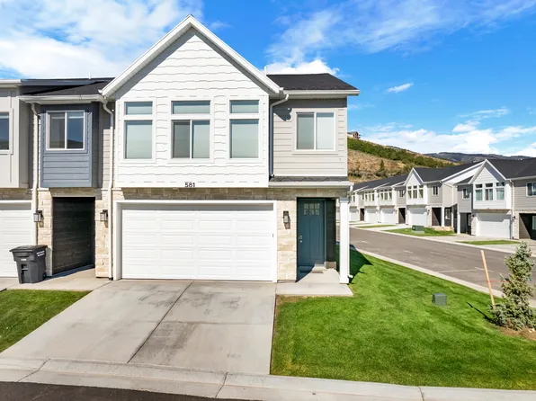 The Retreat Plan, Paradise Parkway Townhomes