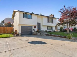 6609 W Arrowhead Ave, Kennewick, WA 99336