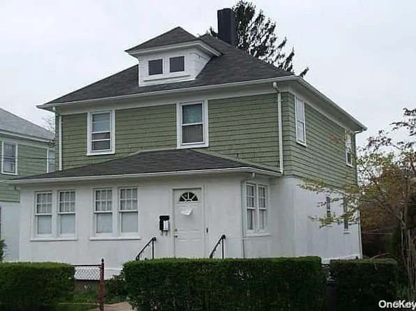 38 Smith Street, Glen Cove, NY 11542