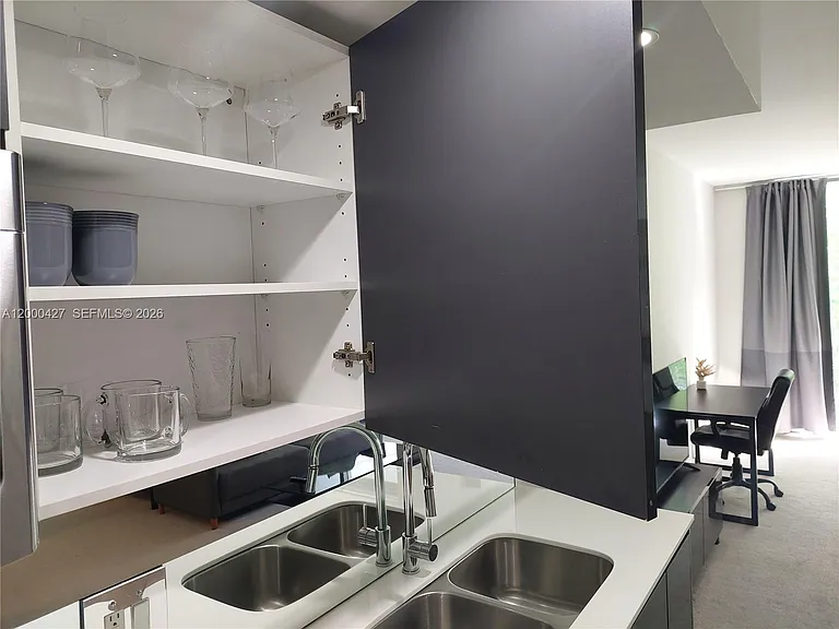31 SE 6th St #403 — Photo 12