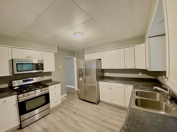 4th image of 903 Lincoln Ave