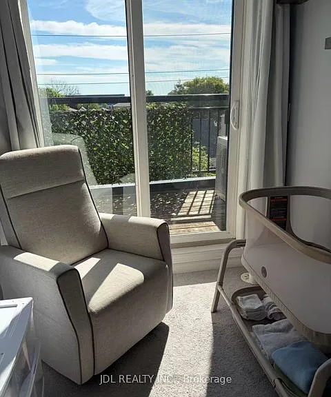 10 Carnation Ave #7 — Photo 10