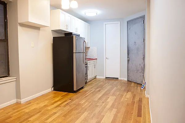 Rented by P Management | media 28