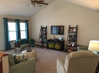 1825 Kingsbury Rd, Washington, IL 61571