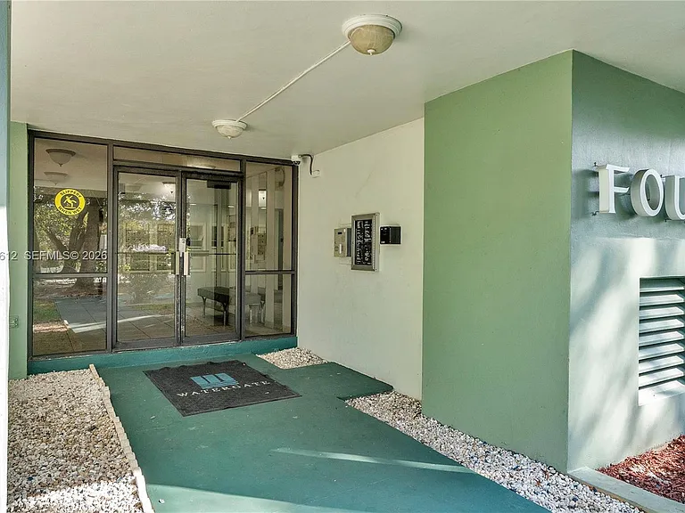 2781 Taft St #303 — Photo 5