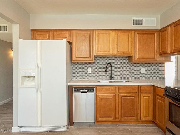 5th image of 4008 E Saint Catherine Ave