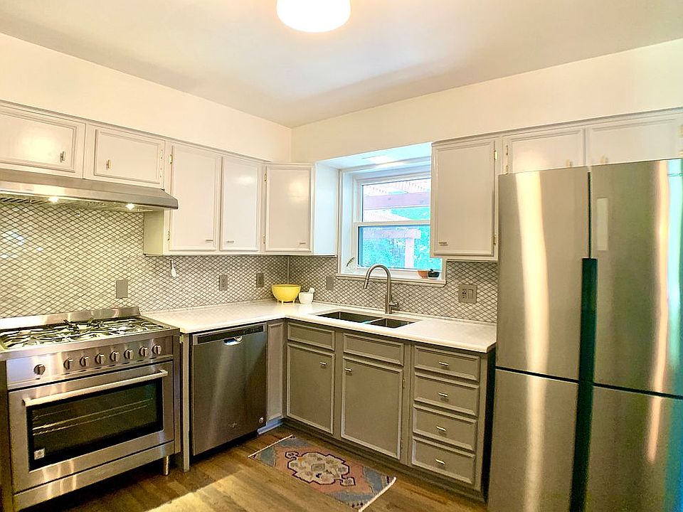 Kitchen updated in 2018