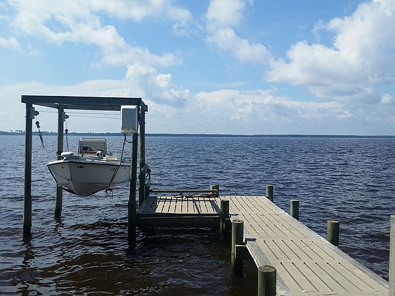 Private concrete dock & lift