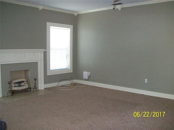 2nd image of 1042 Marshall St