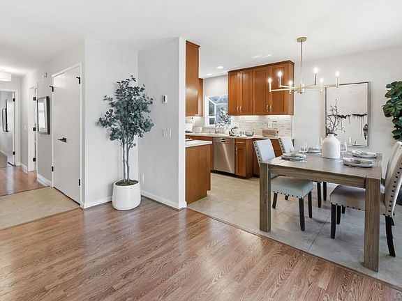 5th image of 905 W Middlefield Rd APT 971